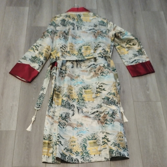 Vintage Japanese Smoking Jacket - Picture 13 of 17